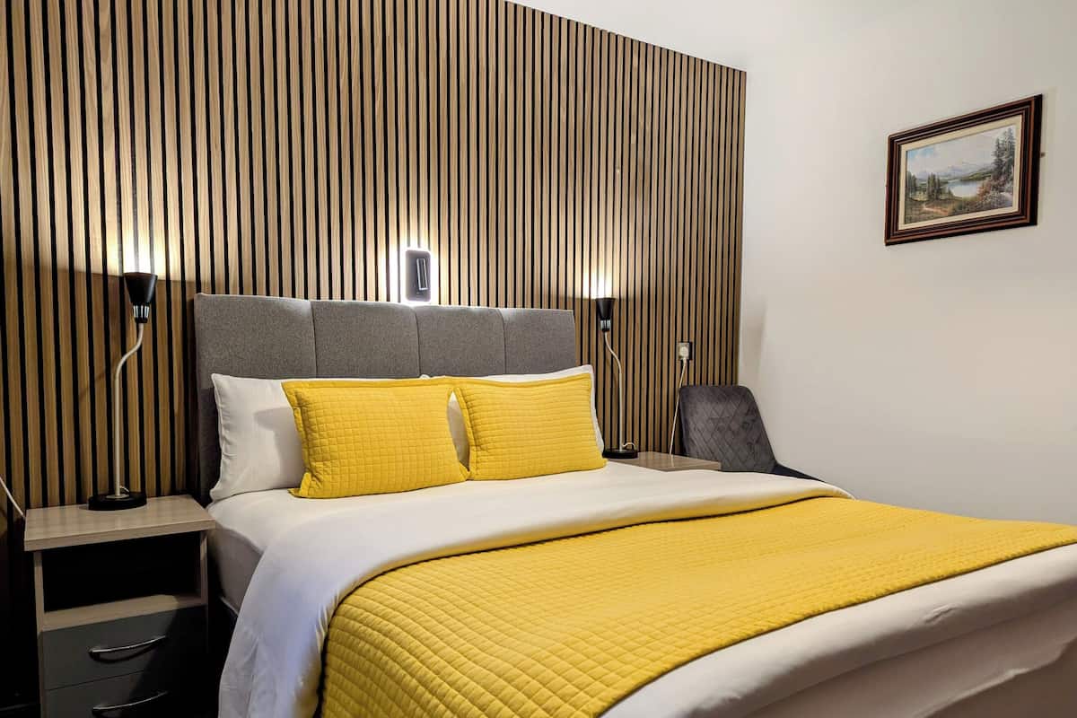 Free WiFi, bed sheets