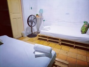 4 bedrooms, WiFi, bed sheets