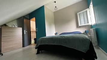 2 bedrooms, iron/ironing board, free WiFi