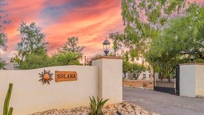 Property grounds - Large 4BR Villa Near Heated Pool | Solana 1 (Tucson)