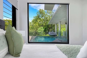 5 habitaciones, tabla de planchar con plancha, wifi y ropa de cama 