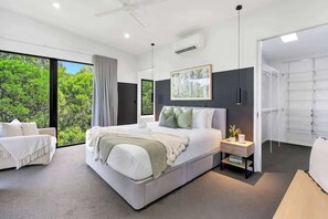 5 habitaciones, tabla de planchar con plancha, wifi y ropa de cama 