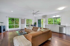 TV, offices - Tropical Refuge—Classic Queenslander Paradise (Aeroglen)
