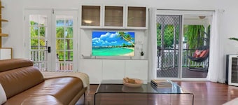 Tropical Refuge—Classic Queenslander Paradise
