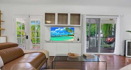 Tropical Refuge—Classic Queenslander Paradise