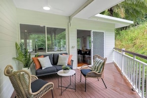 Terrace/patio - Tropical Refuge—Classic Queenslander Paradise (Aeroglen)