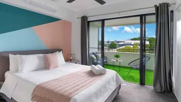 3 bedrooms, iron/ironing board, WiFi, bed sheets