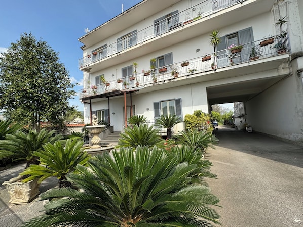 Front of property - Casa signorile Marianna  (Camposano)