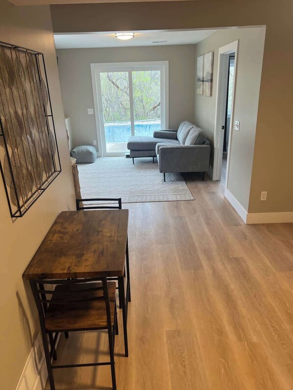 TV, fireplace - Newly remodeled MIL Suite-Long&short term ok (Savage)