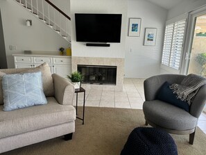 Smart-TV, Kamin, Drucker