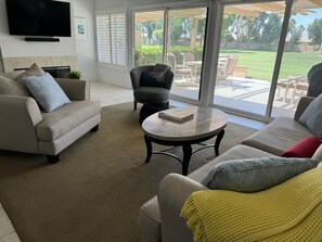 スマートテレビ、暖炉、プリンター