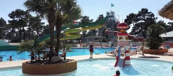 Mobile-home 6/8 pers. in 4* campsite with swimming pool