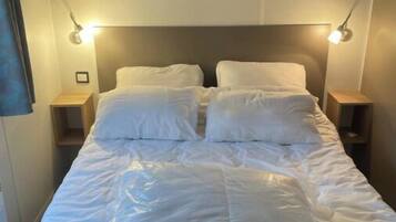 3 chambres, coffres-forts dans les chambres