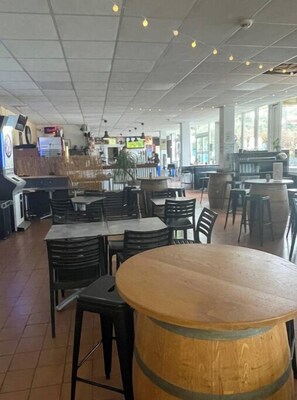 Bar (on property) - Mobile-home 6/8 pers. in 4* campsite with swimming pool (Les Mathes)