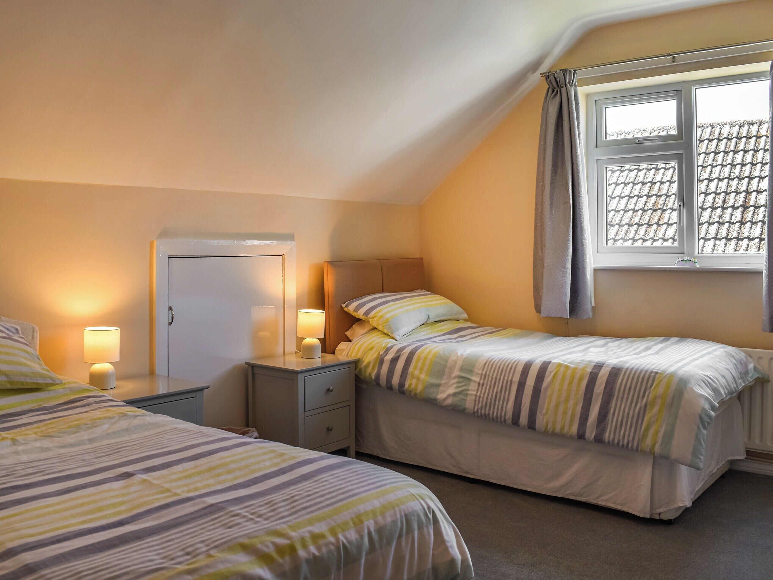 4 bedrooms, free WiFi, bed sheets