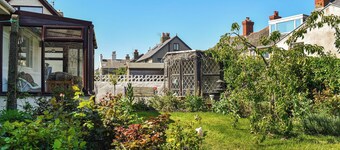 4 bedroom accommodation in Peel