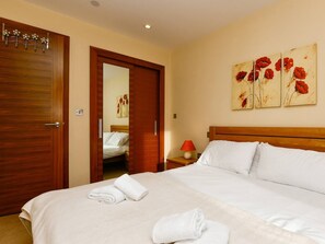 1 bedroom, iron/ironing board, free WiFi, bed sheets