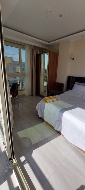 2 Schlafzimmer, Schreibtisch, WLAN, Bettwäsche