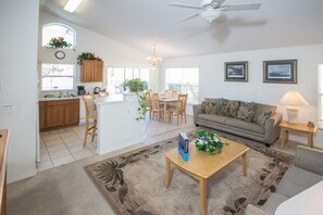 Living area - Fiona's Southern Dunes Vacation Home (Haines City)