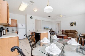 Interior - Windwood Bay Vacation Home (Davenport)