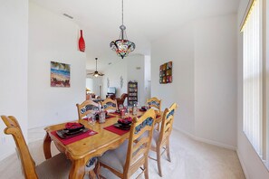Dining - Len & Arlene's Tuscan Ridge Vacation Home (Davenport)