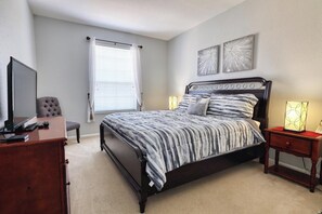 3 soverom, strykejern/-brett og sengetøy