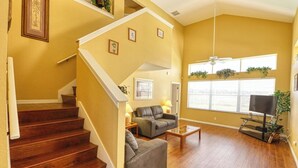 Living area - Clifford's Pinewood Estates Vacation Home (Davenport)