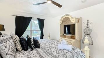 4 間臥室、熨斗/熨衣板、床單