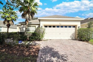 Exterior - Rachel and Dale's Highlands Reserve Vacation Home (Davenport)