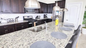 Oven, dishwasher - 5 Bed Luxury Solterra Resort Holiday Home (Davenport)