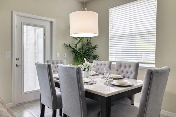 Dining - 5 Bed Luxury Solterra Resort Holiday Home (Davenport)