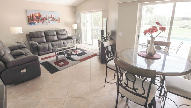 Dining - David's Southern Dunes Vacation Home (Haines City)