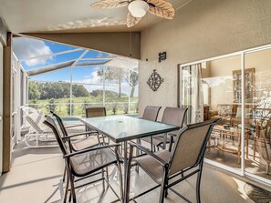 Outdoor dining - Anthony's Southern Dunes Vacation Home (Haines City)