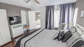 4 habitaciones, tabla de planchar con plancha y ropa de cama