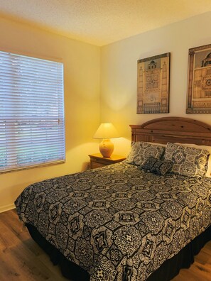 4 bedrooms, iron/ironing board, bed sheets