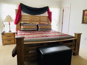 4 bedrooms, iron/ironing board, bed sheets - Paul's Southern Dunes House (Haines City)