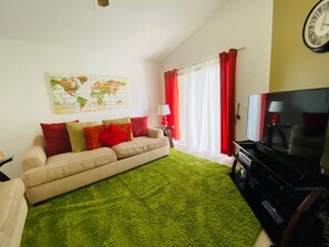 TV - Paul's Southern Dunes House (Haines City)