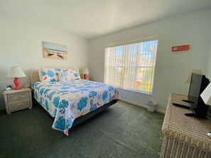 3 bedrooms, iron/ironing board, bed sheets - The Keywest House at Southern Dunes (Haines City)