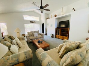 Living area - The Keywest House at Southern Dunes (Haines City)