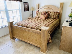 3 bedrooms, iron/ironing board, bed sheets - Glenna's Southern Dunes Vacation Home (Haines City)