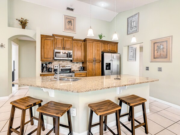 Private kitchen - Hidden Gem at Southern Dunes (Haines City)