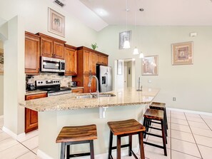 Private kitchen - Hidden Gem at Southern Dunes (Haines City)