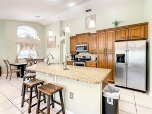 Private kitchen - Hidden Gem at Southern Dunes (Haines City)