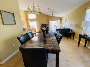 Dining - Villa Rosalie at Southern Dunes (Haines City)
