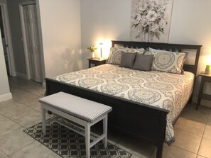 4 bedrooms, iron/ironing board, bed sheets - Sharon's Calabay Parc Vacation Home (Haines City)