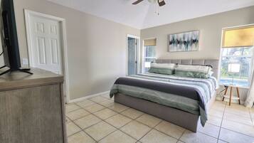 4 habitaciones, tabla de planchar con plancha y ropa de cama