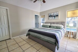 4 habitaciones, tabla de planchar con plancha y ropa de cama 
