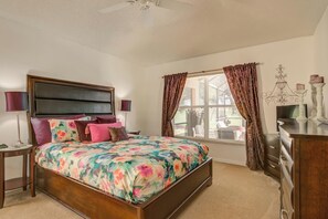 4 bedrooms, iron/ironing board, bed sheets