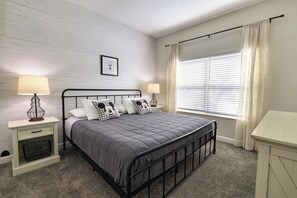 4 soverom, strykejern/-brett og sengetøy