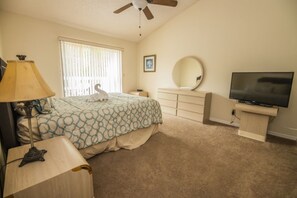 3 soverom, strykejern/-brett og sengetøy